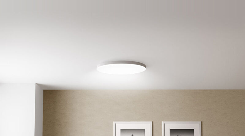 Smart ceiling light