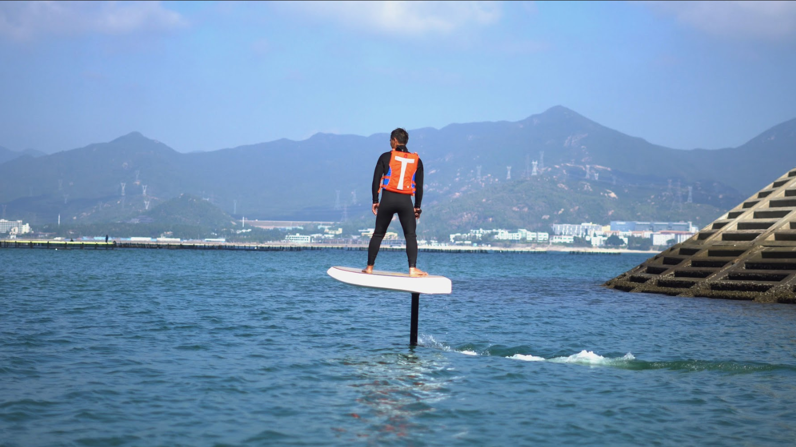 Are you finding the latest hydrofoil boards for sale with attractive deals?
